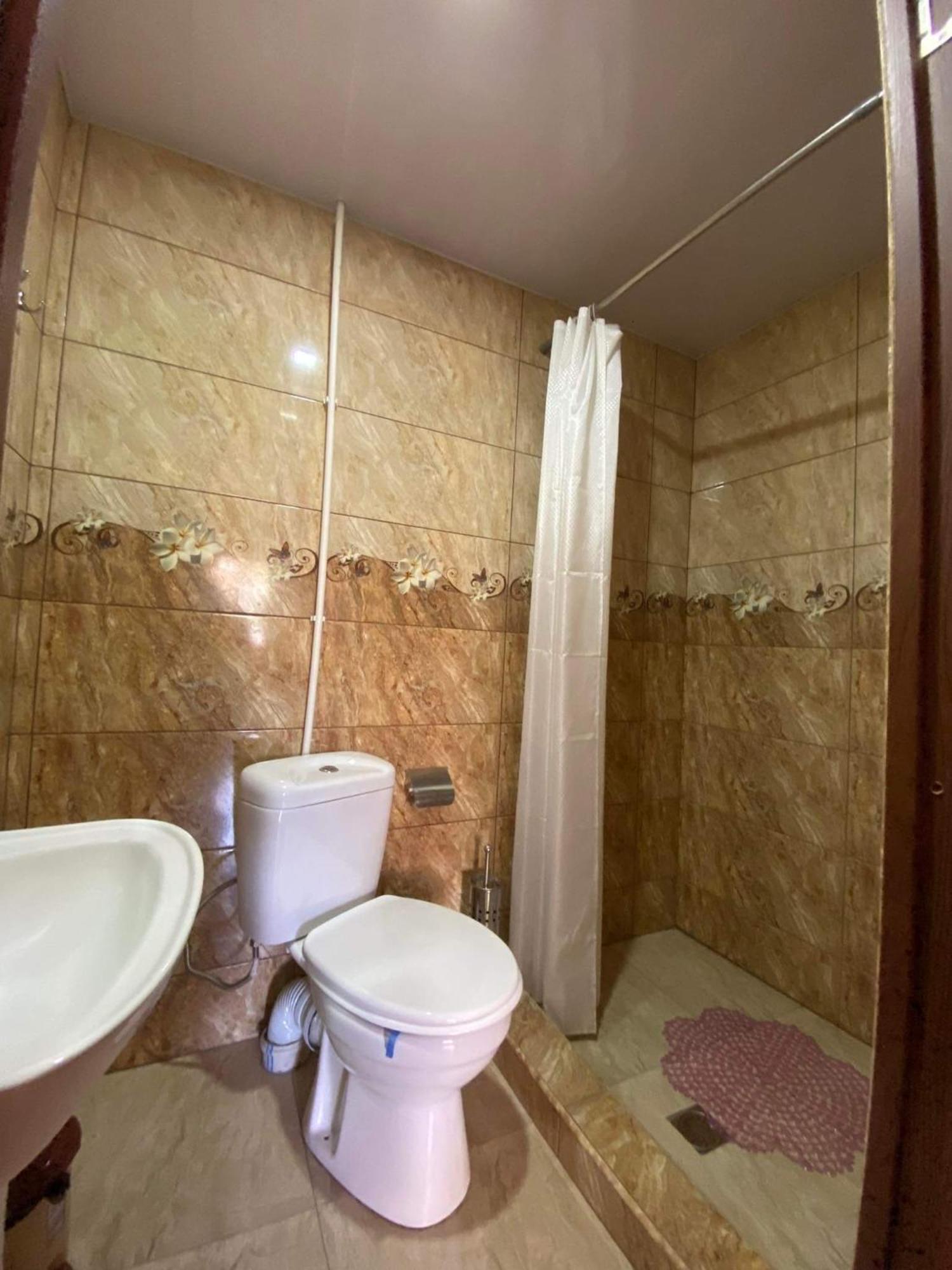 Guest House Gordila Omalo Bagian luar foto